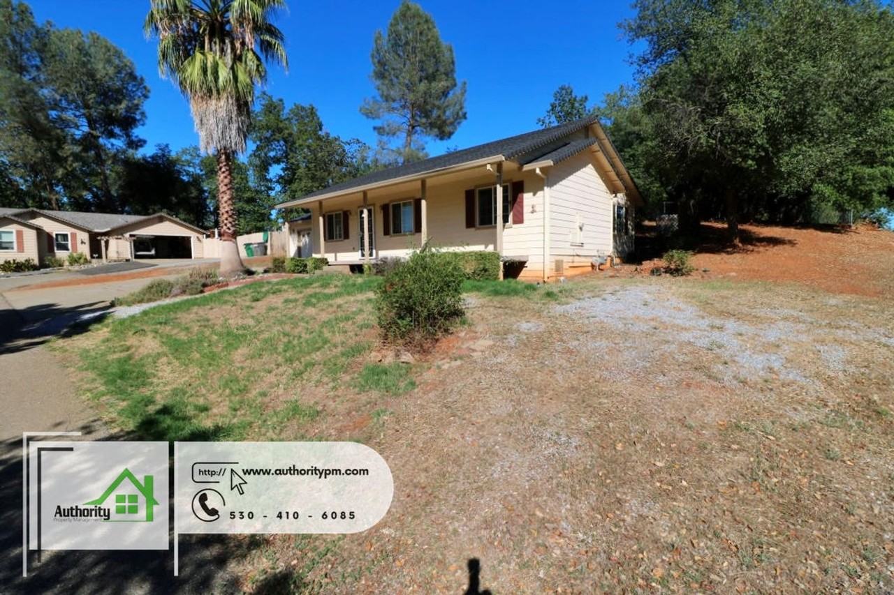 4641 Williamette St - Photo 3 of 21
