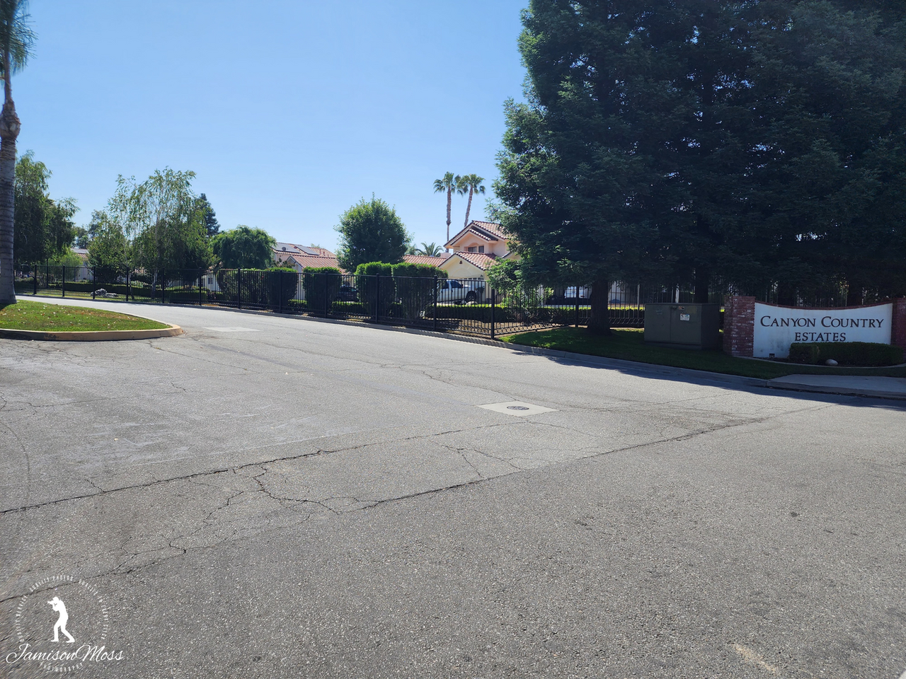 6121 Kings Canyon Dr - Photo 3 of 26