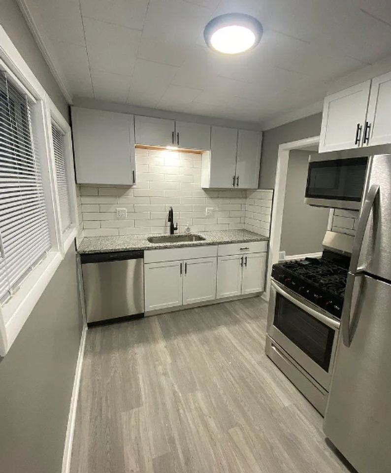 1232 Ne 43rd Ter - Photo 2 of 9