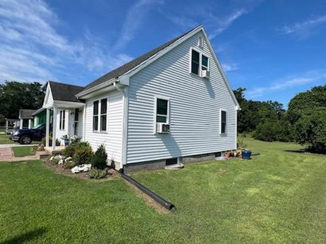 6166 Kirby Rd - Photo 2 of 8