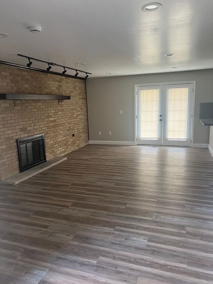 4526 Berquist Dr - Photo 2 of 11