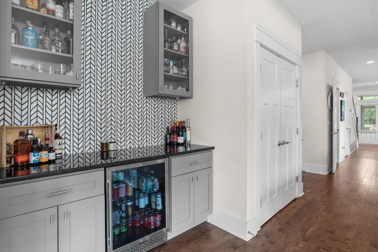 2824A Bronte Ave - Photo 3 of 35