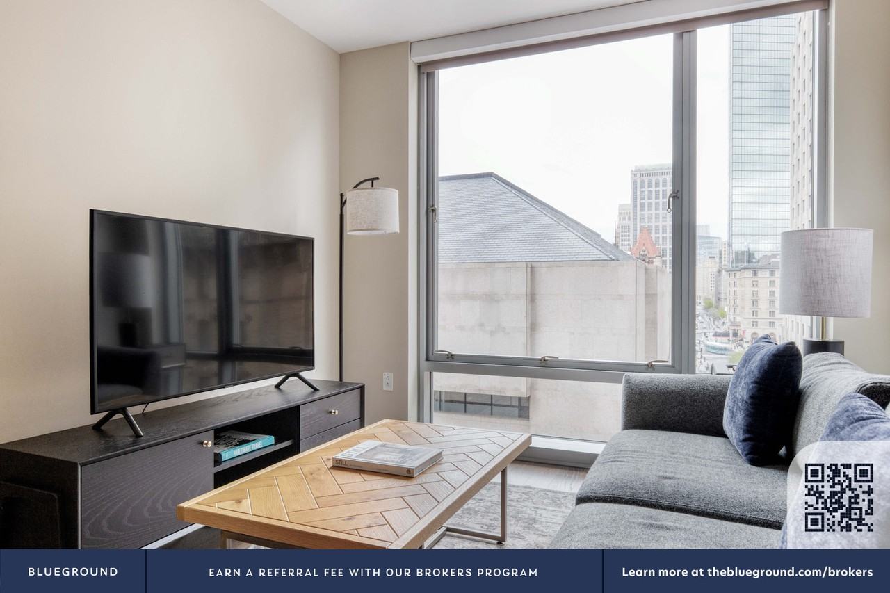 77 Exeter Street - Photo 5 of 16