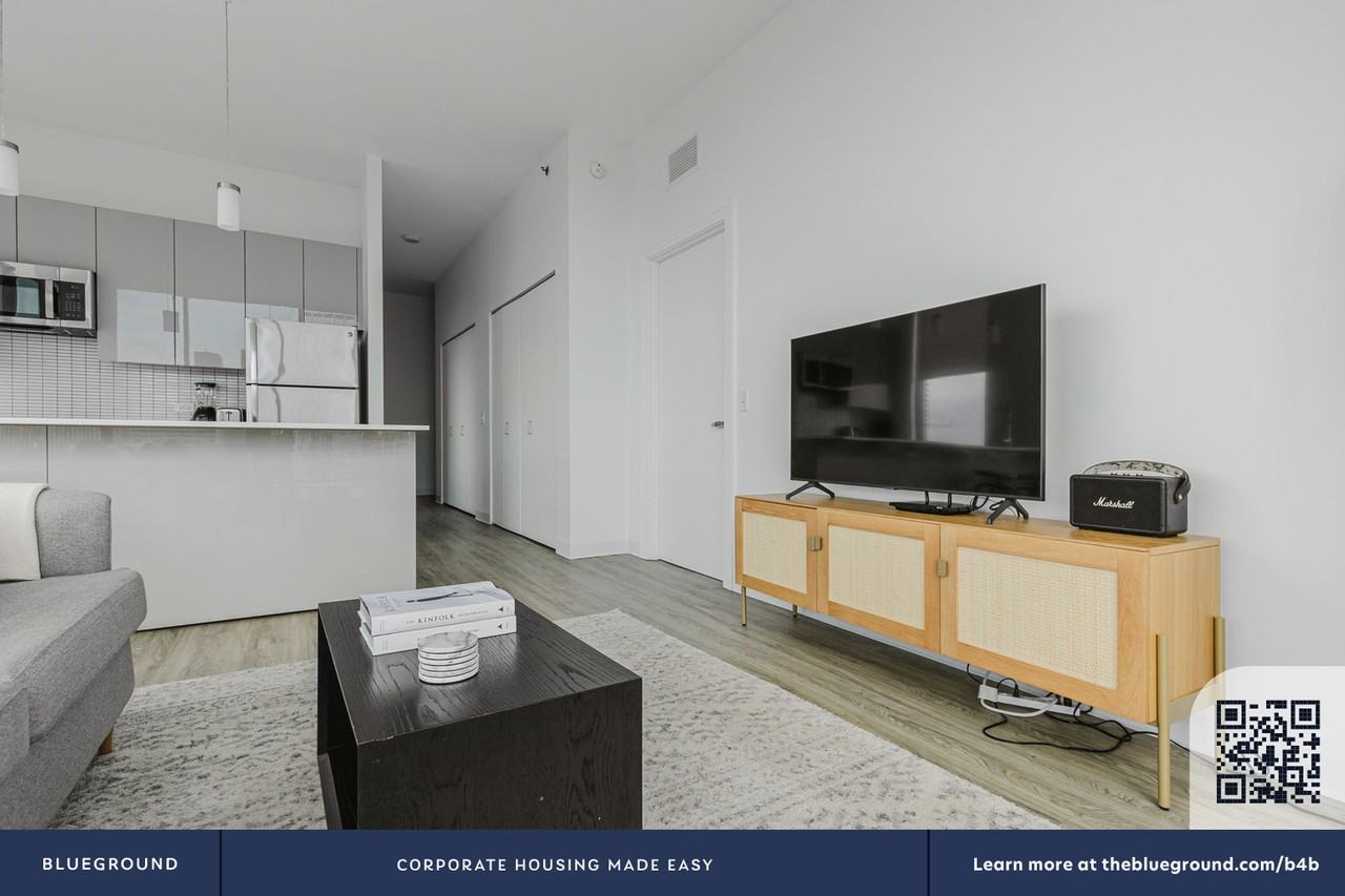 808 West Van Buren Street - Photo 6 of 49