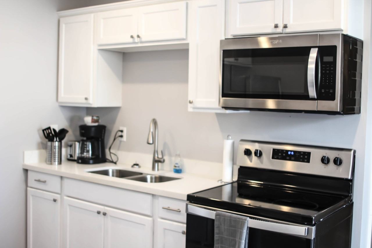 1001 Ciro Street - Photo 2 of 28