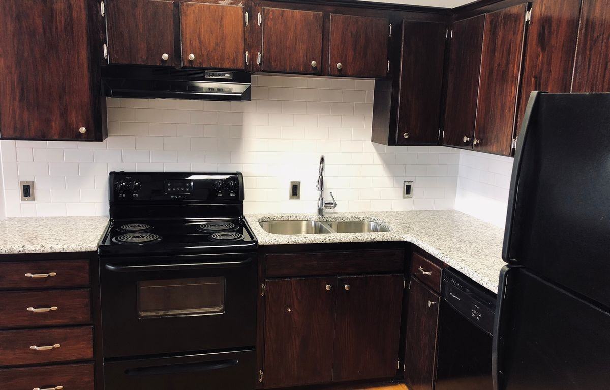 115 E Tyler St - Photo 3 of 23