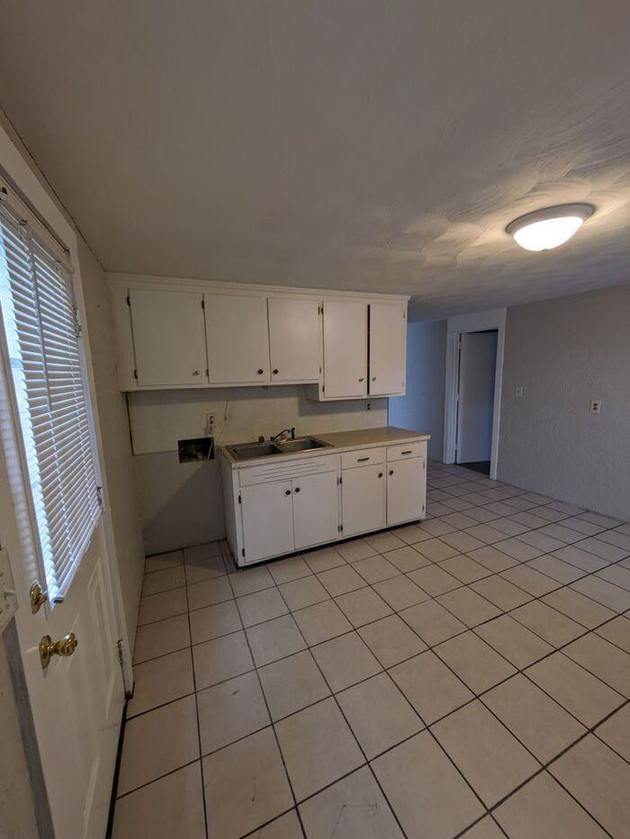 2968 Old Shelby Rd - Photo 2 of 9