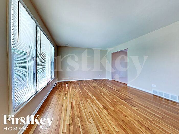 17007 Pine Ct - Photo 2 of 17