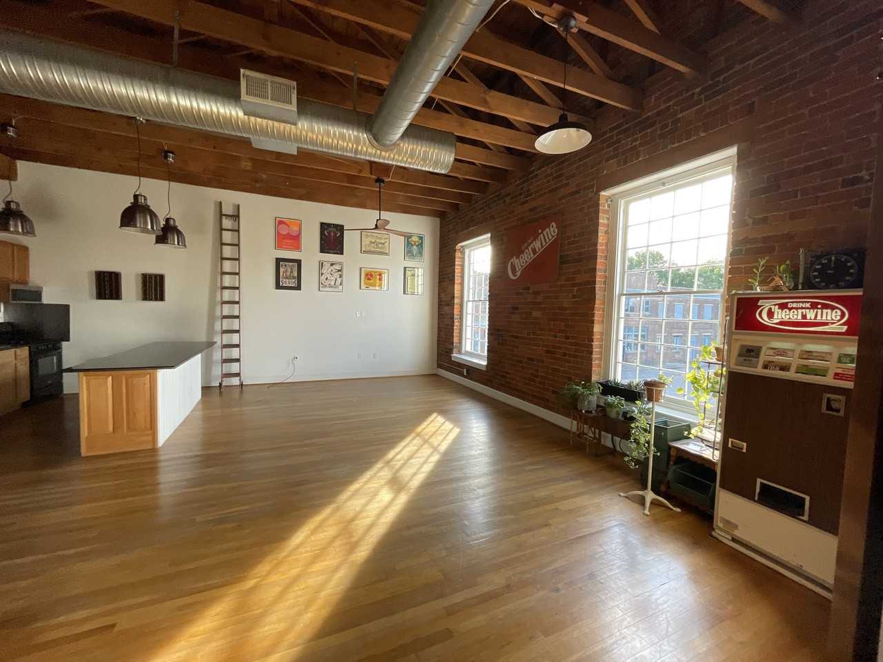 322 E Council St #2B - Photo 2 of 18