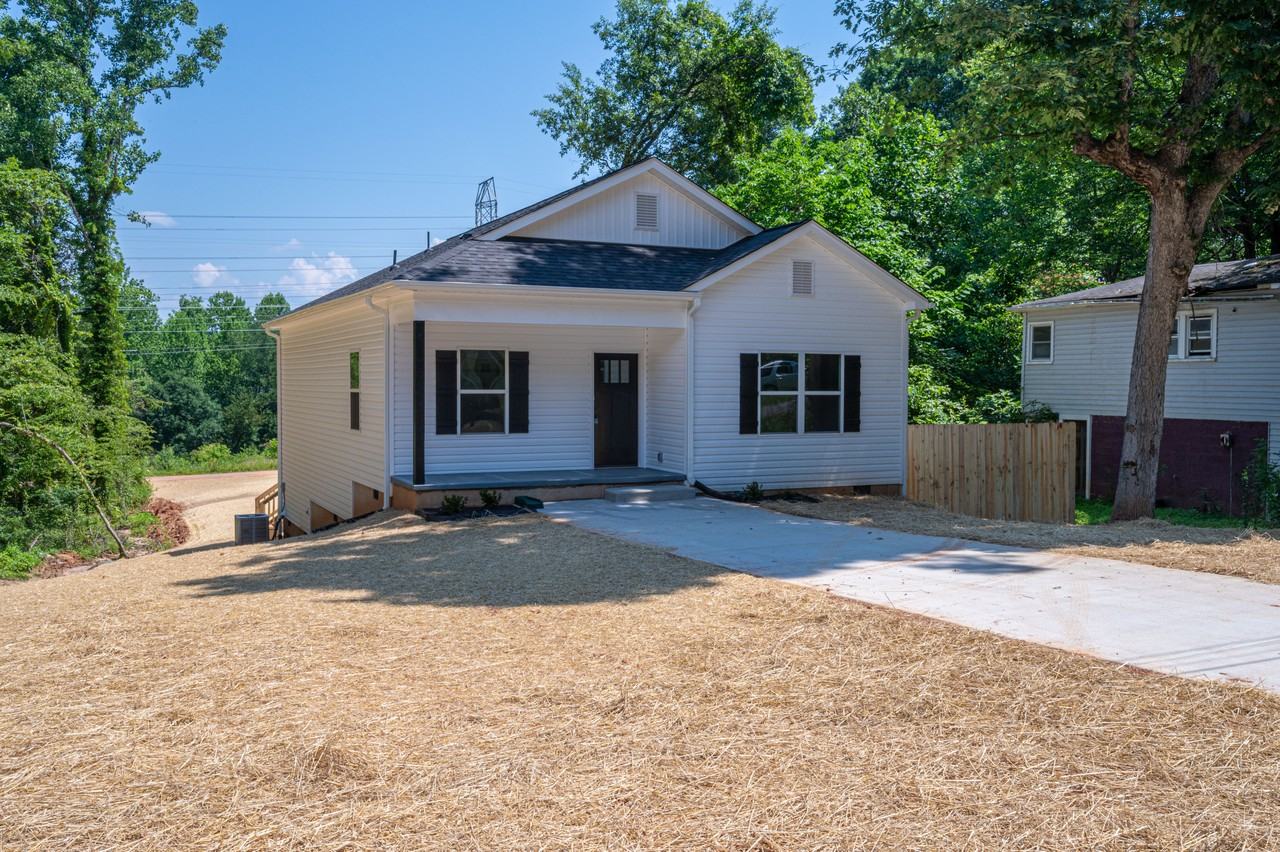 2429 10th Ave Sw #NA - Photo 2 of 19