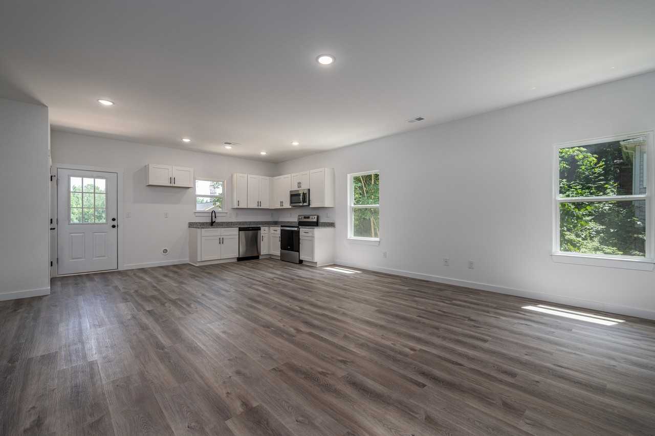 2429 10th Ave Sw #NA - Photo 3 of 19