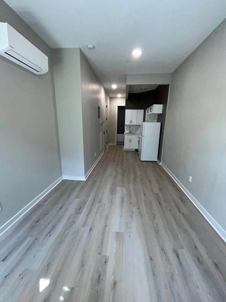 819 E 168th St #2A - Photo 3 of 7