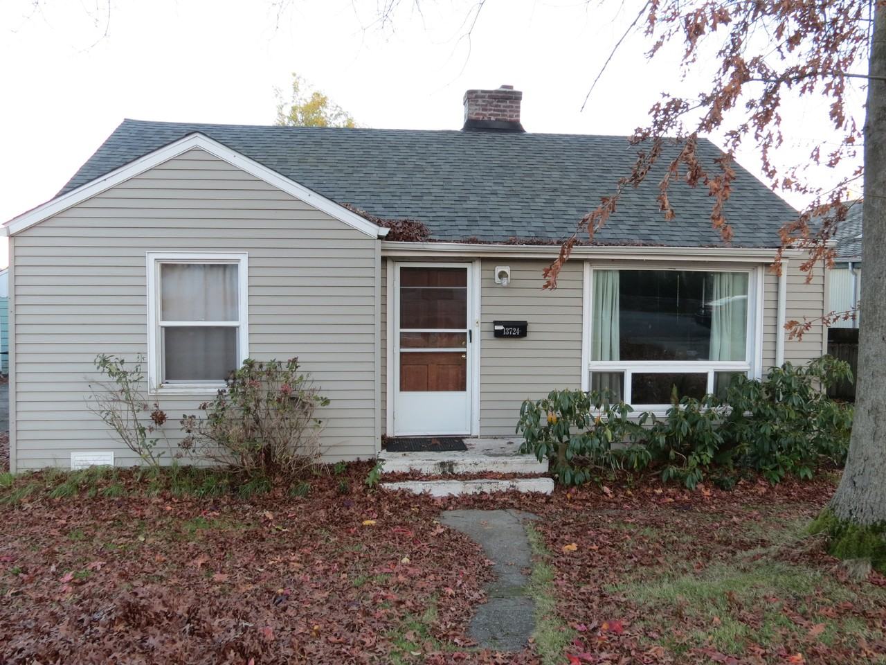 13724 34th Ave S - Photo 2 of 5