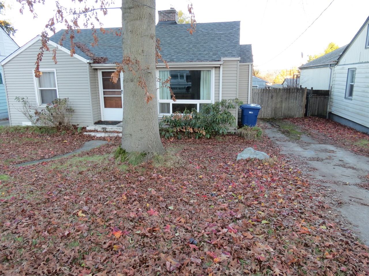 13724 34th Ave S - Photo 3 of 5