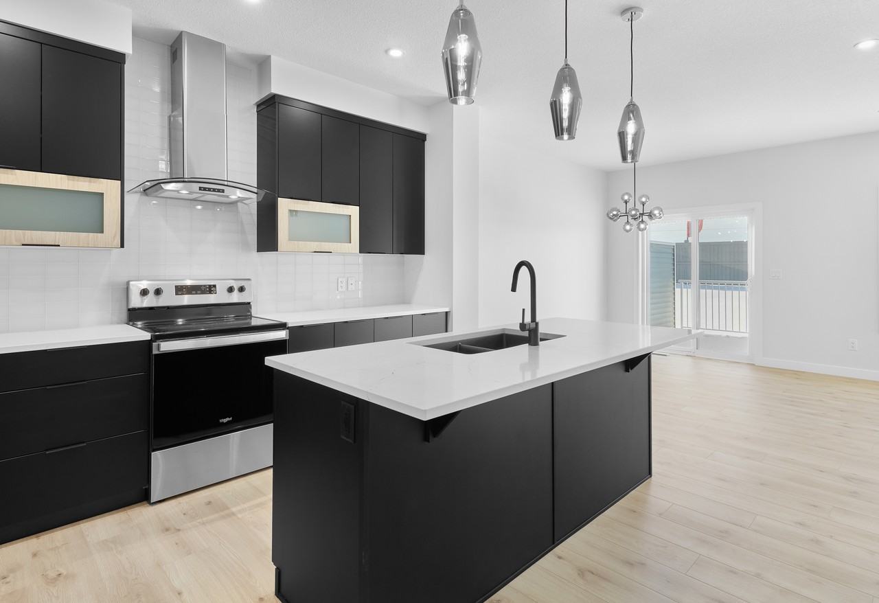 3028 169 St Sw #MAIN - Photo 3 of 24