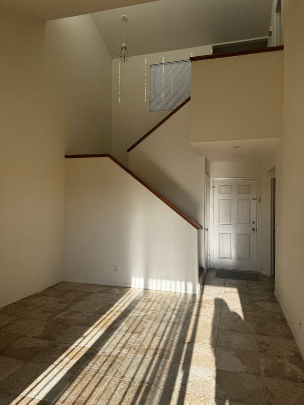 126 E Pearl St - Photo 4 of 13