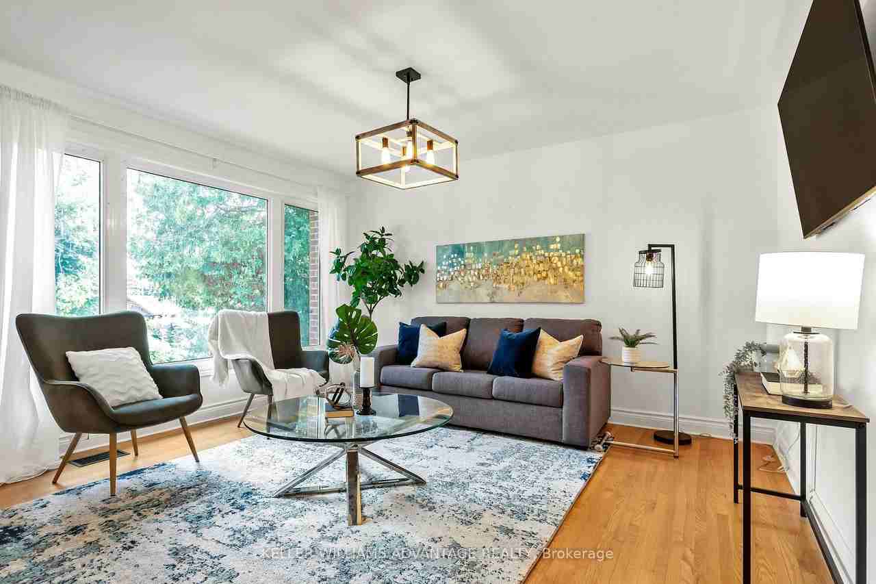 50 Gondola Crescent - Photo 2 of 29