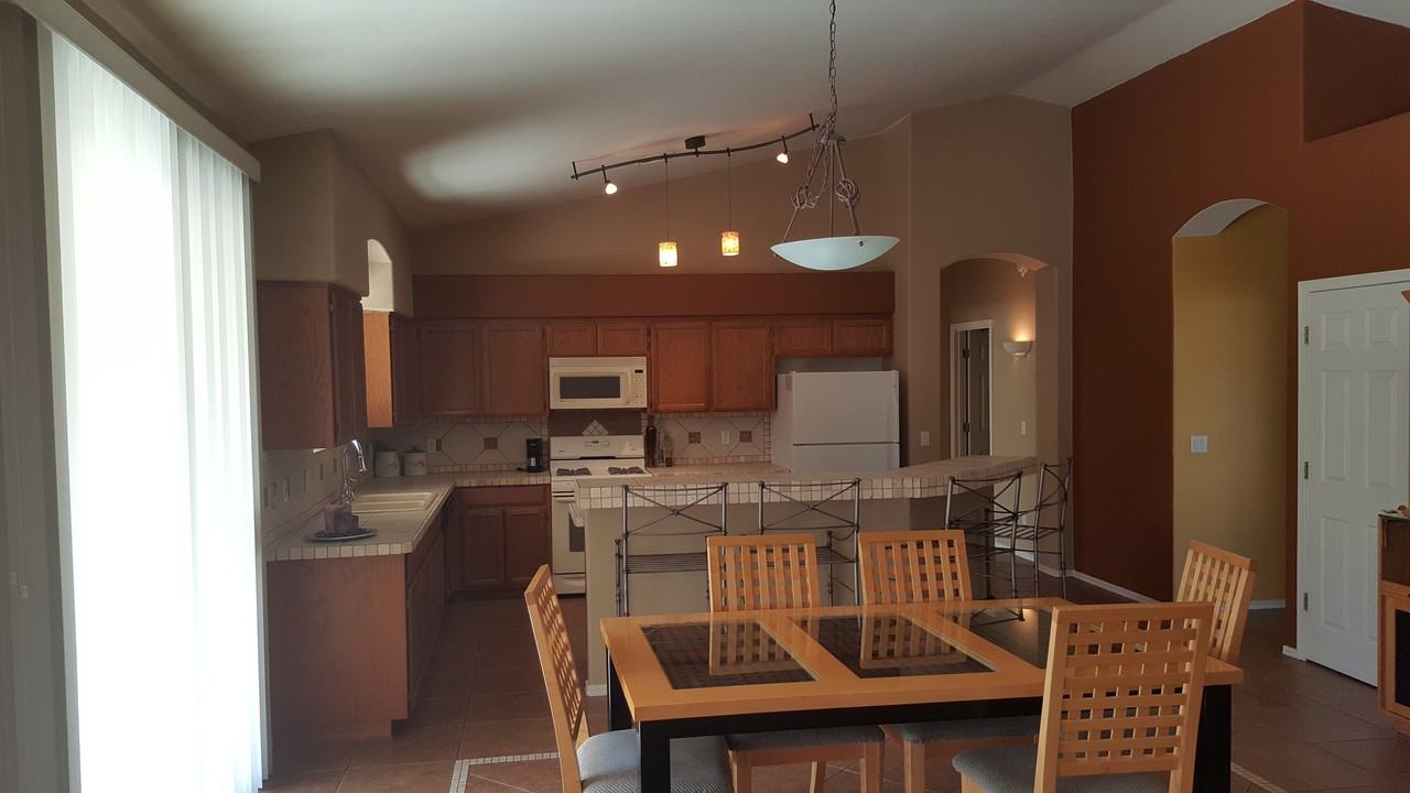 1614 E Moonshroud Dr - Photo 2 of 7