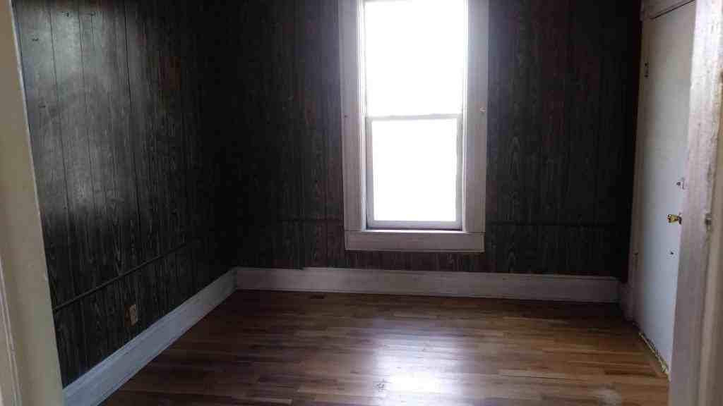 1229 Elm St - Photo 5 of 7