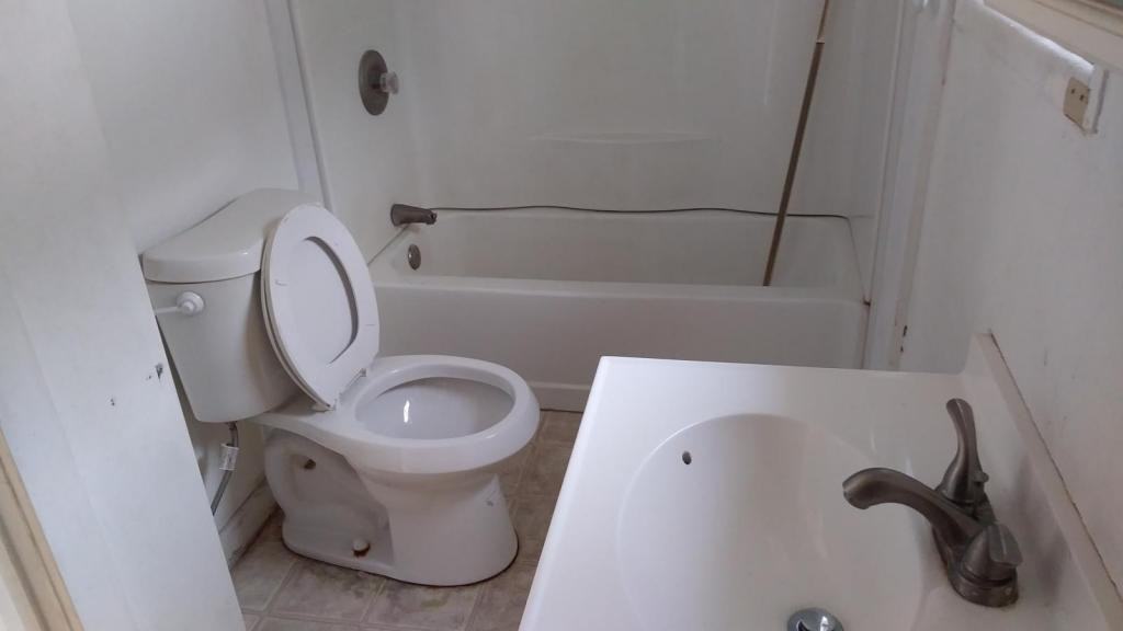 1229 Elm St - Photo 6 of 7