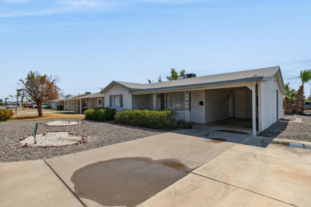 11135 W Florida Ave - Photo 2 of 30
