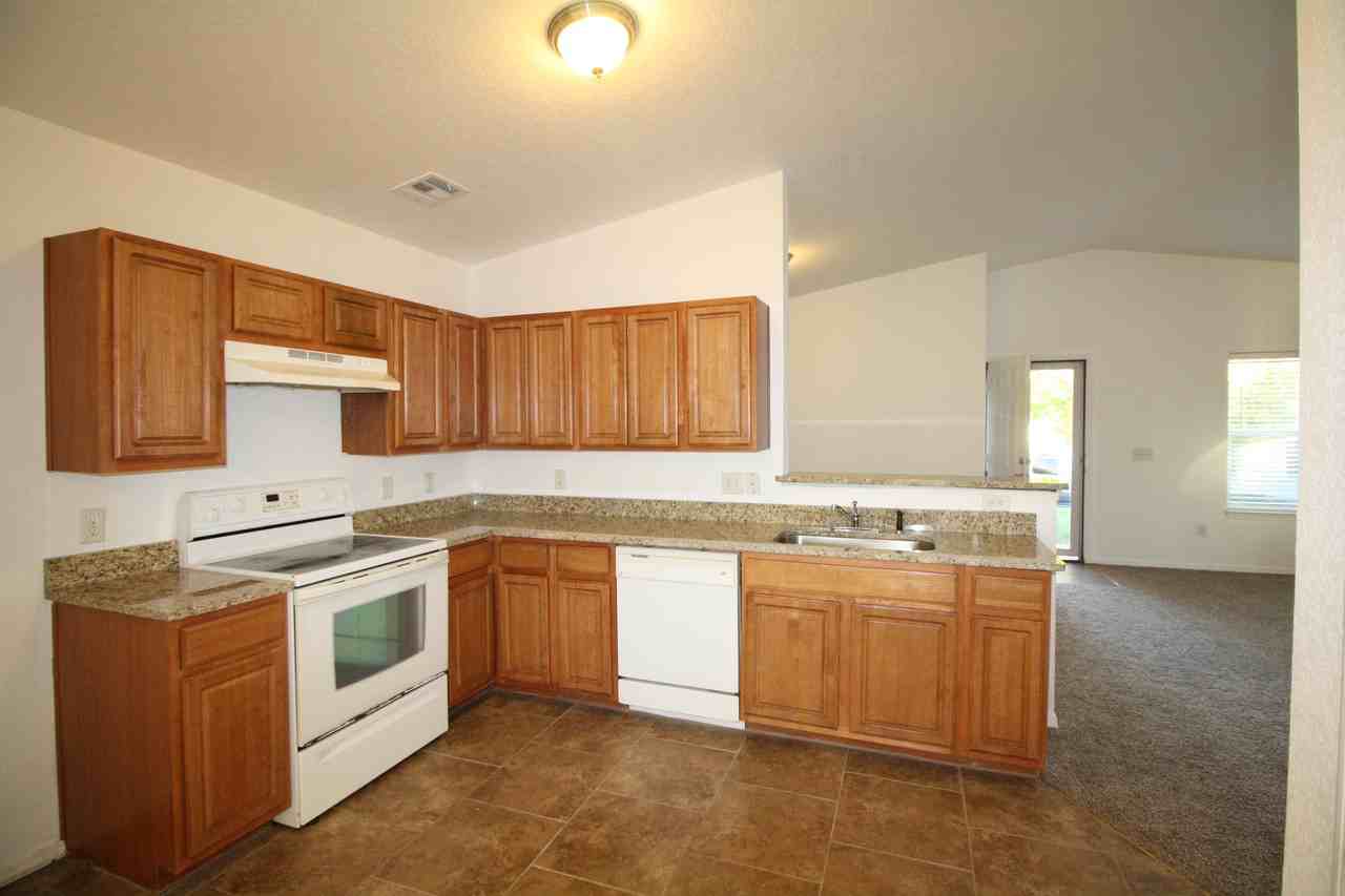 14913 Madder Dr - Photo 2 of 17