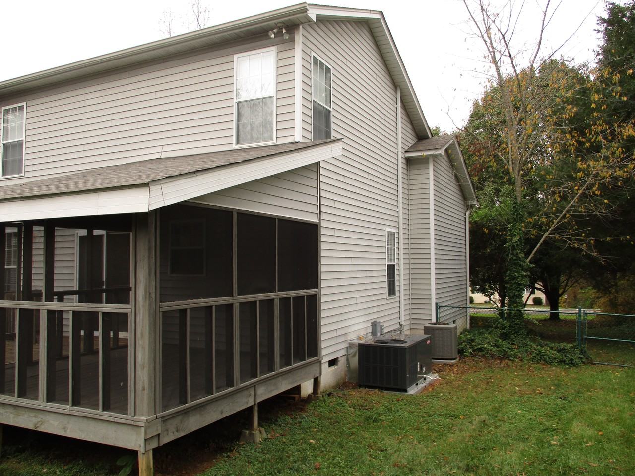 3972 Leinbach Dr - Photo 2 of 10