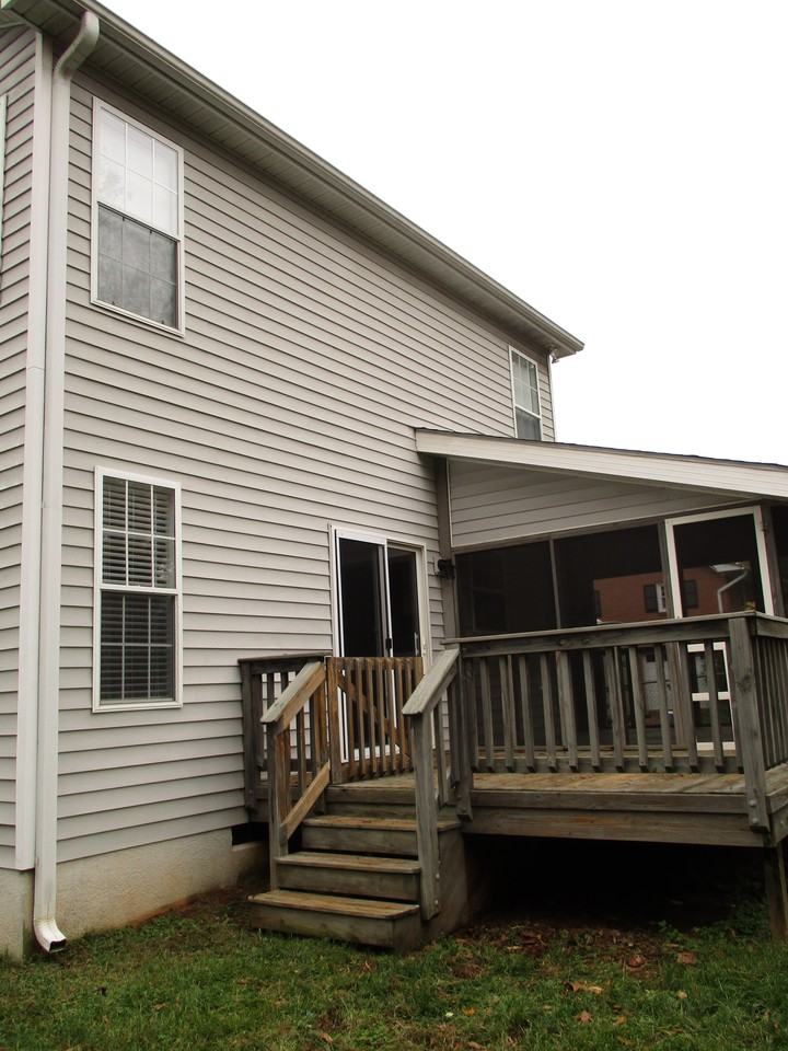 3972 Leinbach Dr - Photo 3 of 10