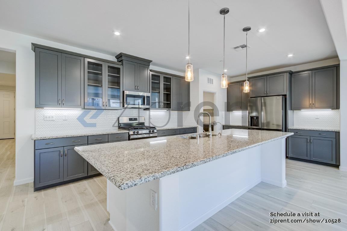 1072 Luna Dr - Photo 4 of 20
