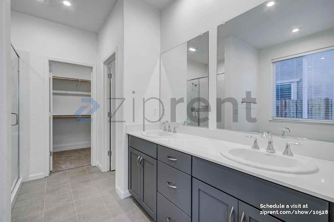1072 Luna Dr - Photo 5 of 20