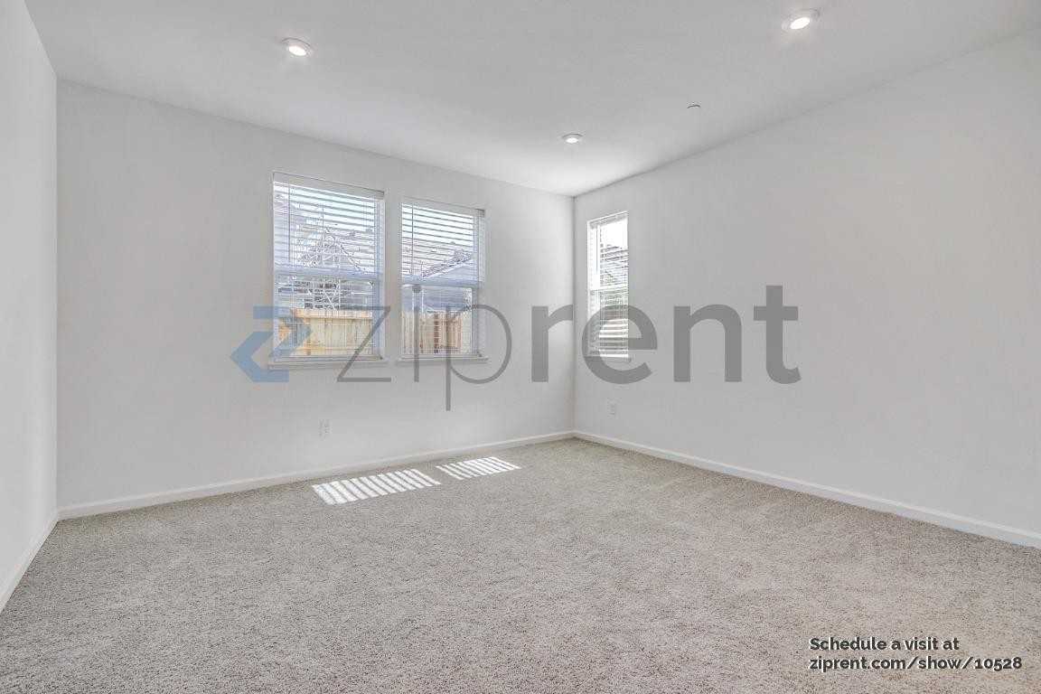 1072 Luna Dr - Photo 7 of 20