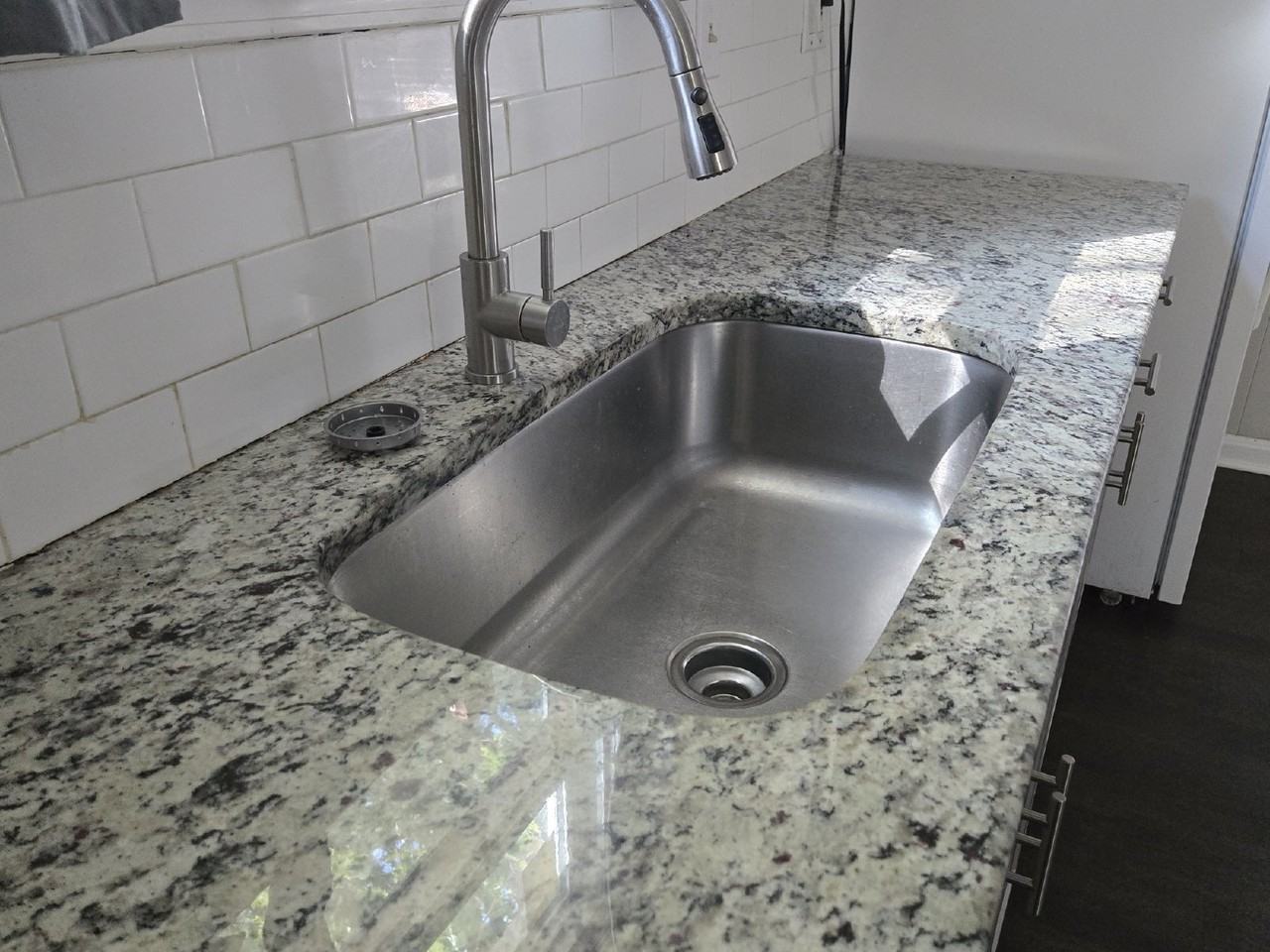 1412 Lynnhurst Ave - Photo 2 of 20