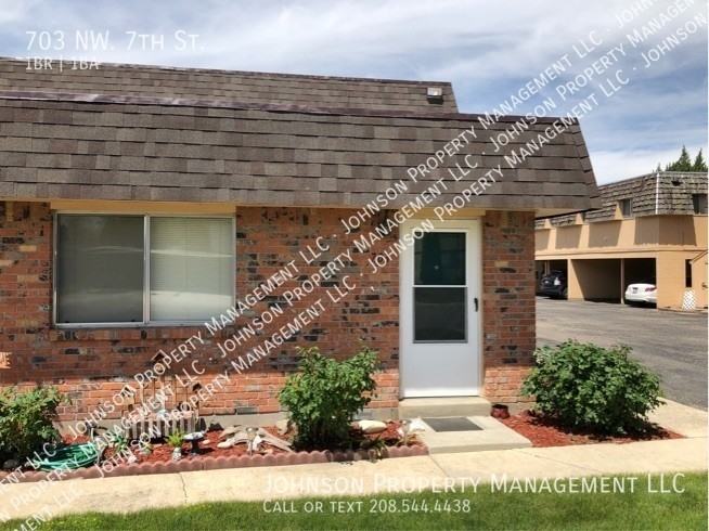 703 Nw 7th St - Photo 2 of 13