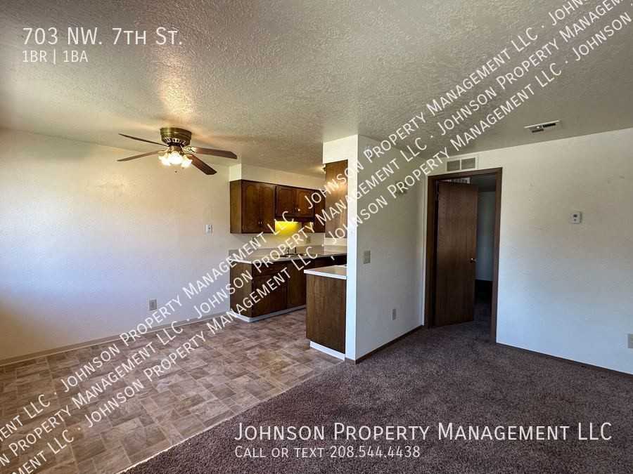 703 Nw 7th St - Photo 7 of 13