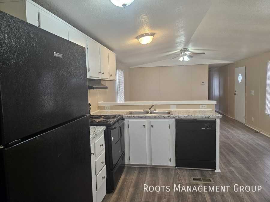 28 Springlake Dr #28SP - Photo 2 of 12
