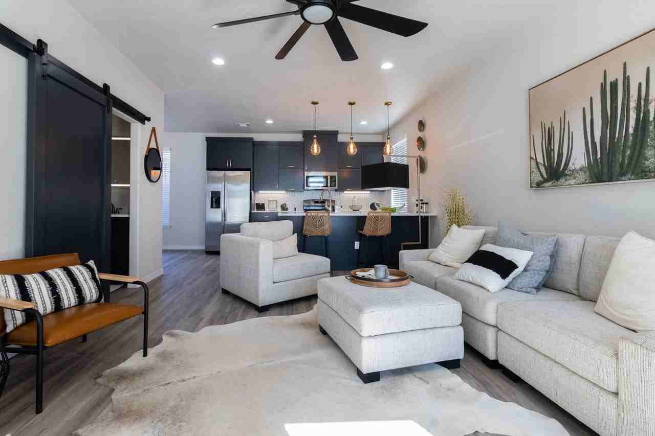 406 38th St #I - Photo 4 of 27