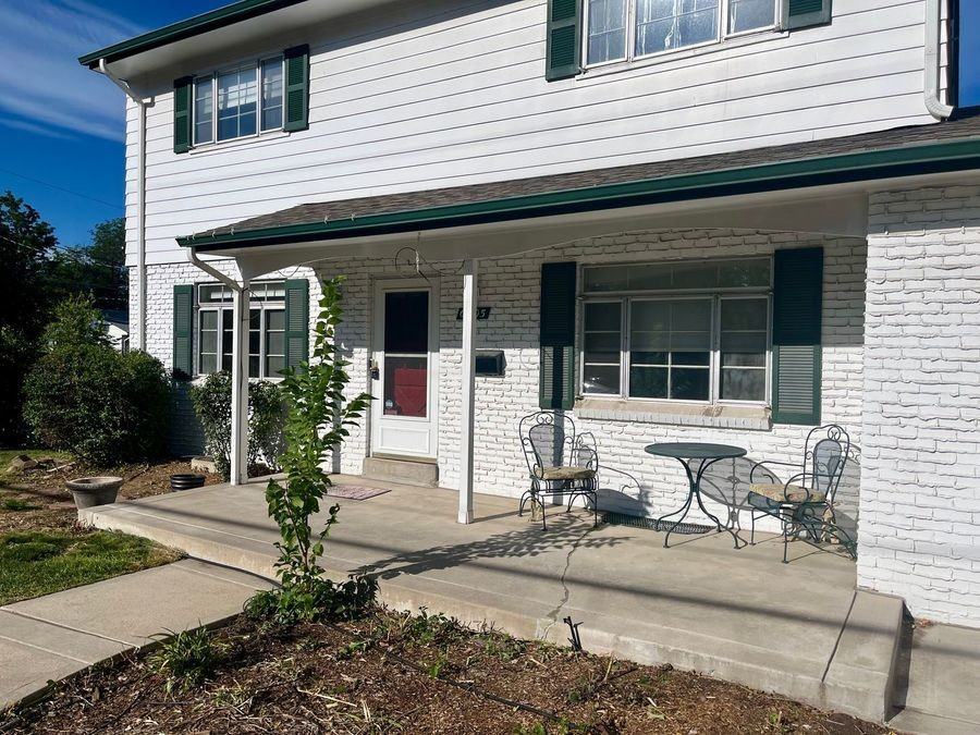 6805 S Harrison St - Photo 3 of 32