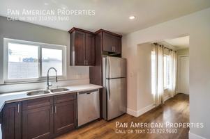 featured image of 639 W 4th St #07