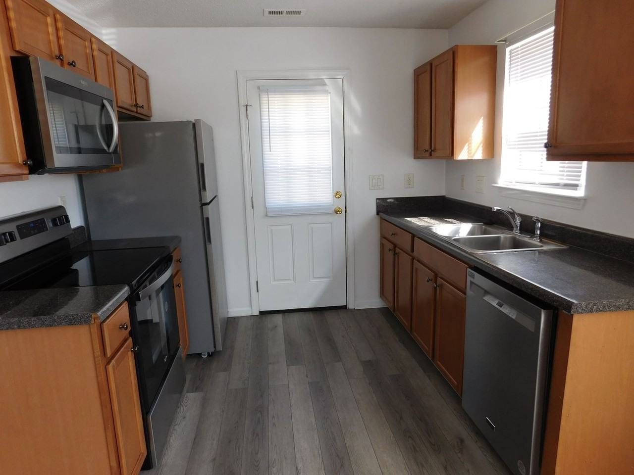 1338 Hunters Rd #A - Photo 5 of 19