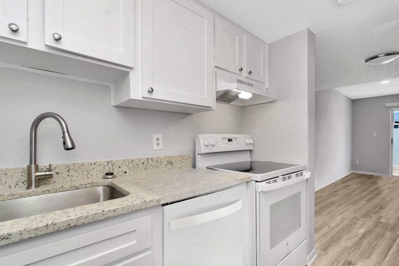 5112 E Temple Heights Rd - Photo 3 of 23