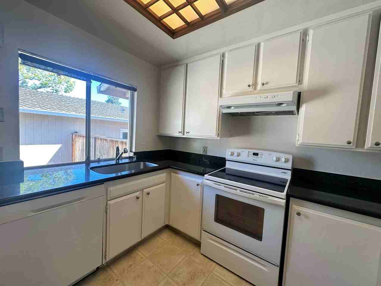 10165 Swan Oak Ln - Photo 2 of 19