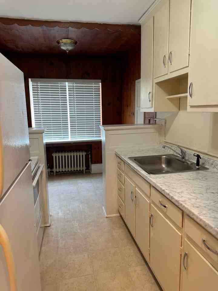 8 St. Mary's St. - Photo 4 of 11