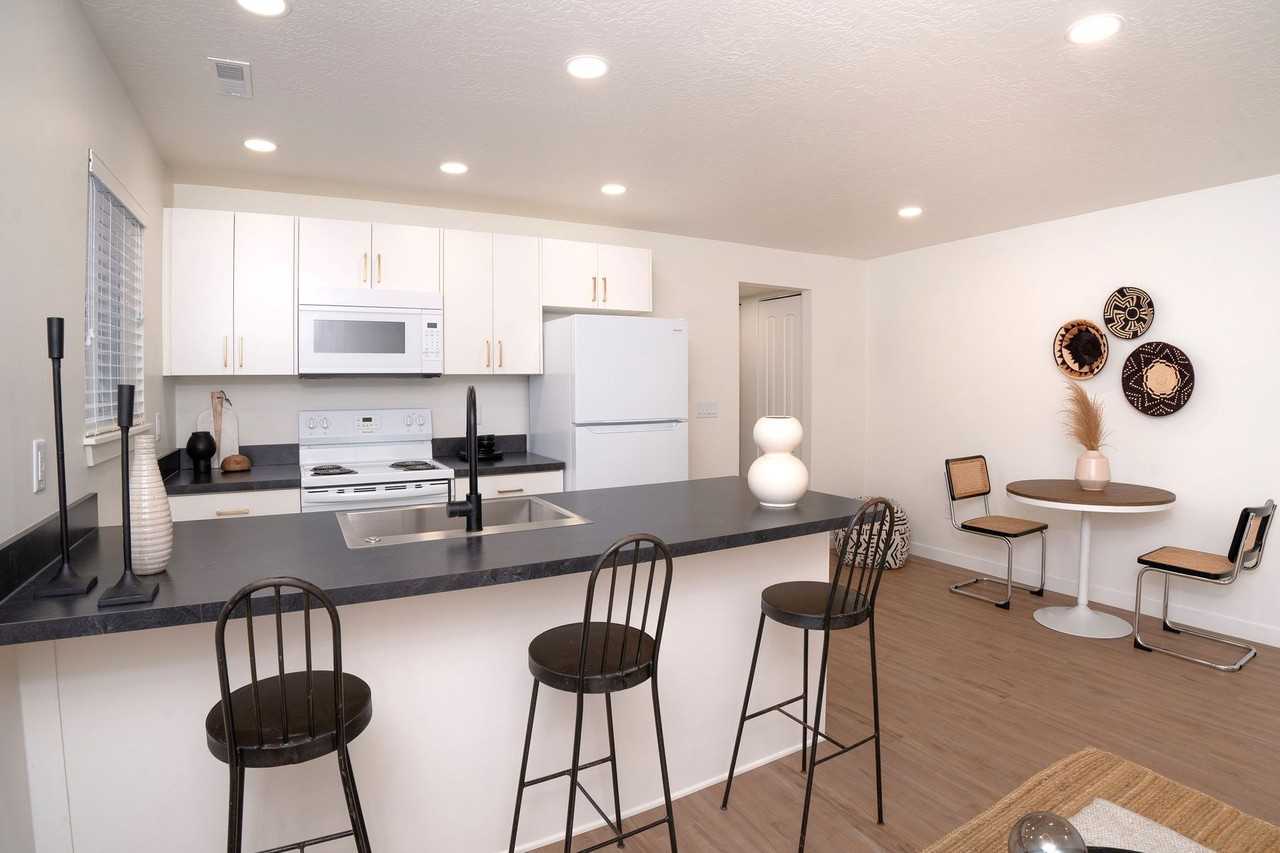 Tupelo Apartments - Photo 3 of 19