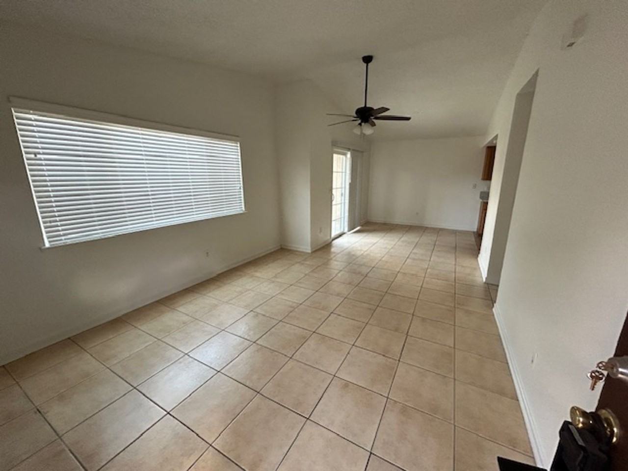 234 E Elowin Ct - Photo 2 of 9