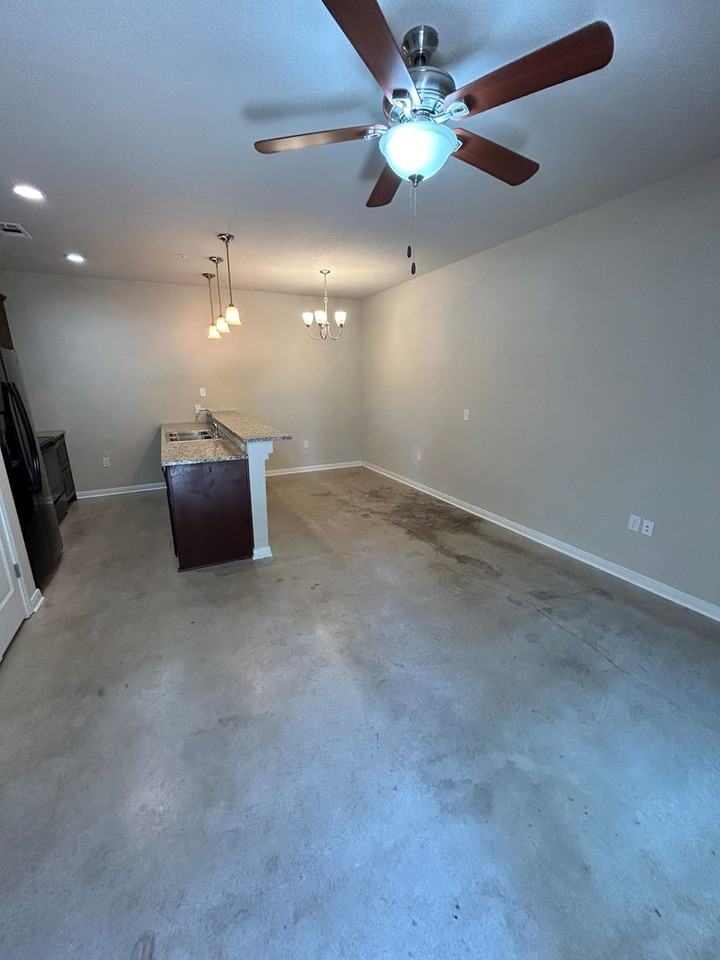 1923 Austin - Photo 7 of 37