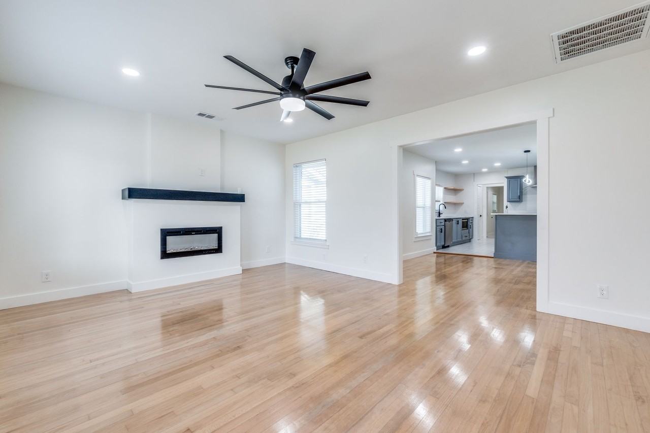 6331 6331 Military Parkway - Military Pkwy House - Photo 3 of 13