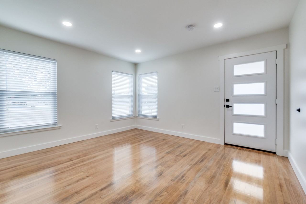 6331 6331 Military Parkway - Military Pkwy House - Photo 7 of 13