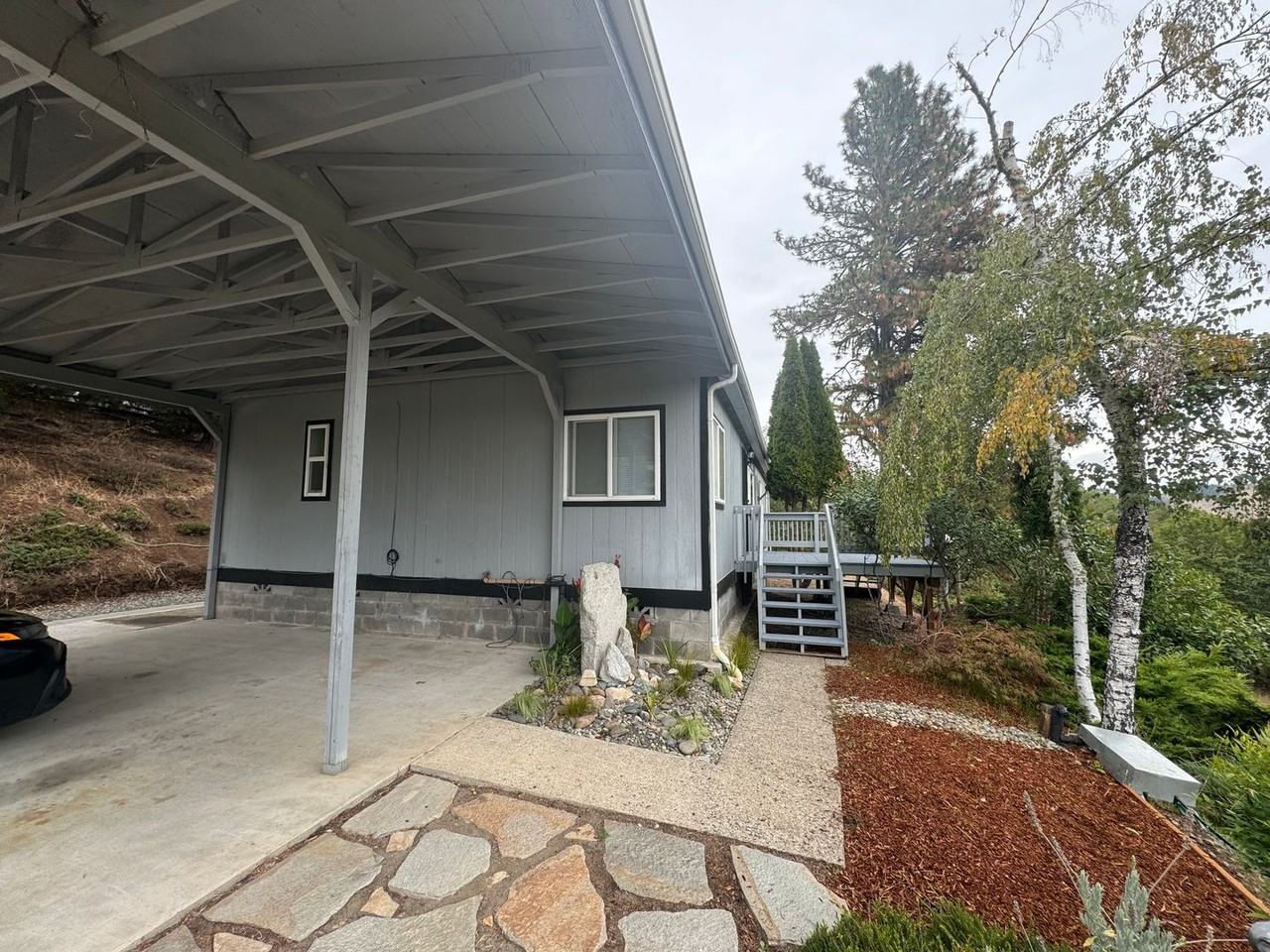 661 Ne Ventura St - Photo 2 of 20