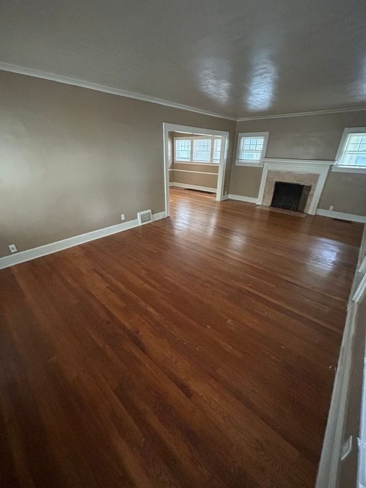 5328 Harrison St - Photo 2 of 19