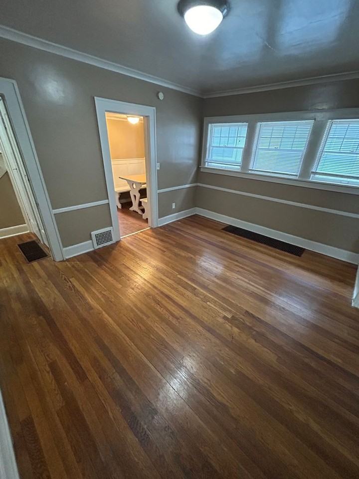 5328 Harrison St - Photo 3 of 19